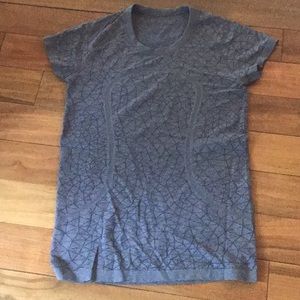 Lululemon tee, size M